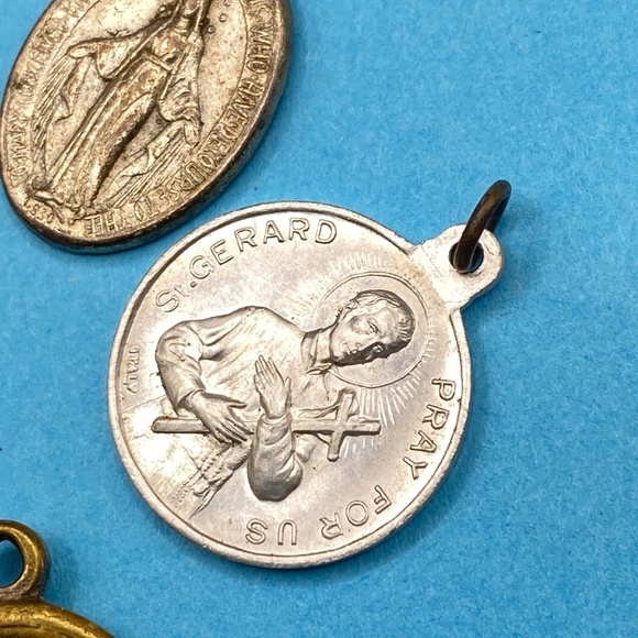 Catholic Religious Metals Saints Miraculous Silver Tone Vintage Lot of 15 - Picture 4 of 13